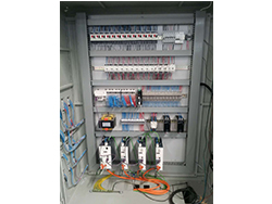 1463731113761542.jpg 1米成型機電控柜.JPG